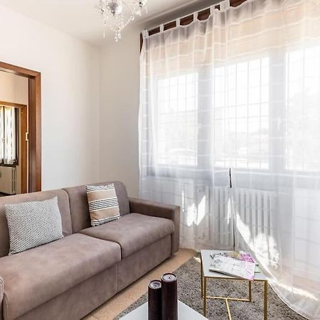 Appartamento “Casa Moderna Con Parcheggio Privato” Imola Esterno foto