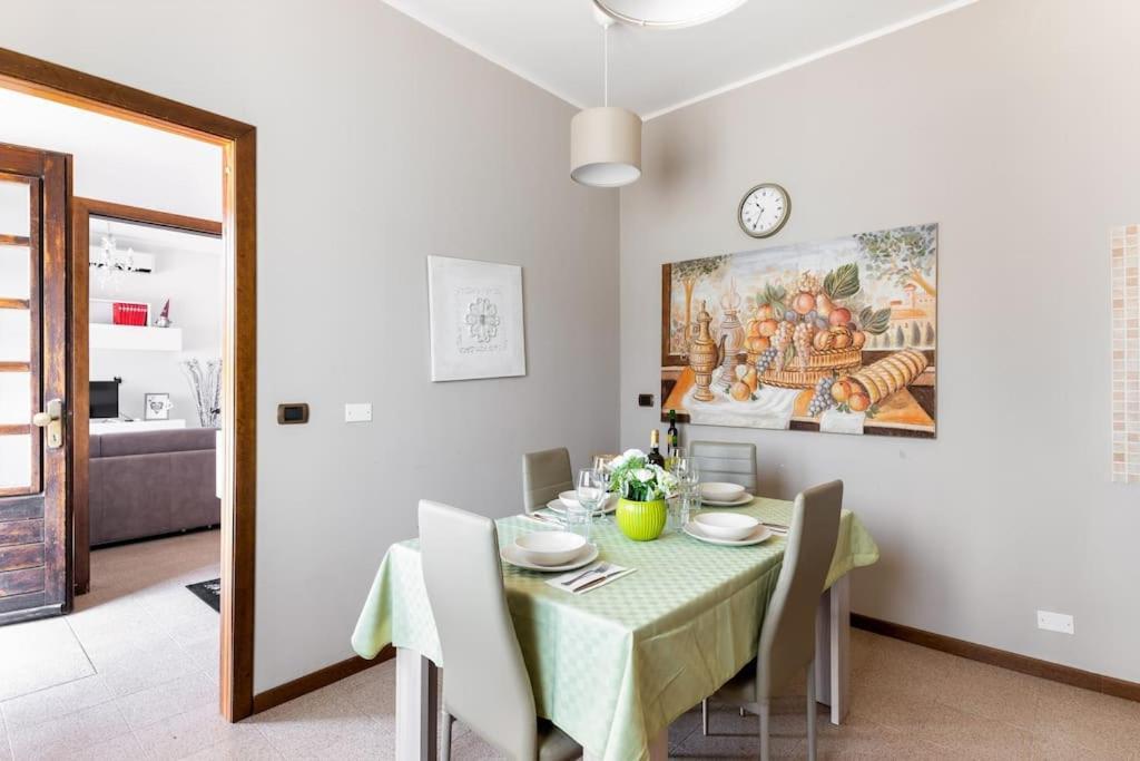 Appartamento “Casa Moderna Con Parcheggio Privato” Imola Esterno foto